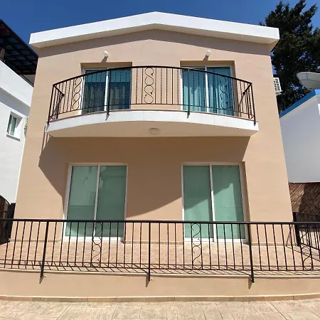 וילה Three Bedroom Casa De Paphos
