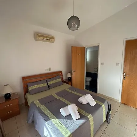וילה Three Bedroom Casa De Paphos