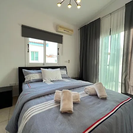 Three Bedroom Casa De * Пафос
