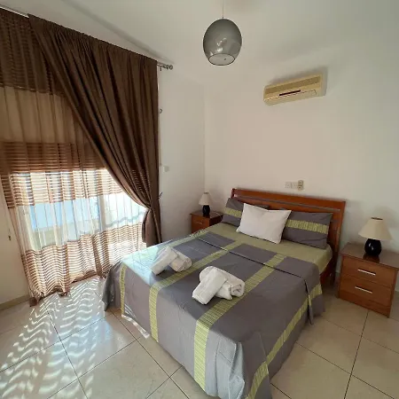 Вилла Three Bedroom Casa De *