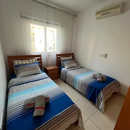 Three Bedroom Casa De Вилла
